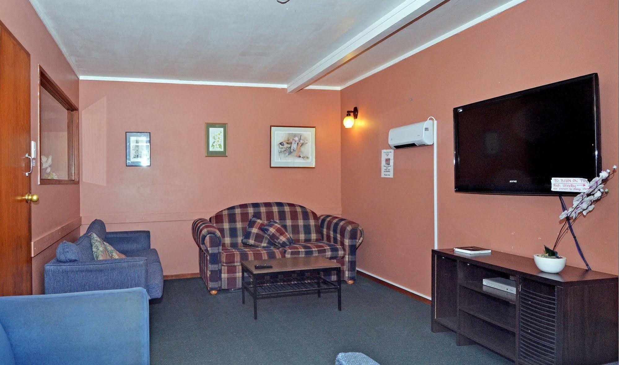 Leith Valley Holiday Park And Motels Dunedin Exterior photo